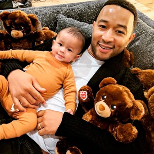 Chrissy Teigen, Instagram